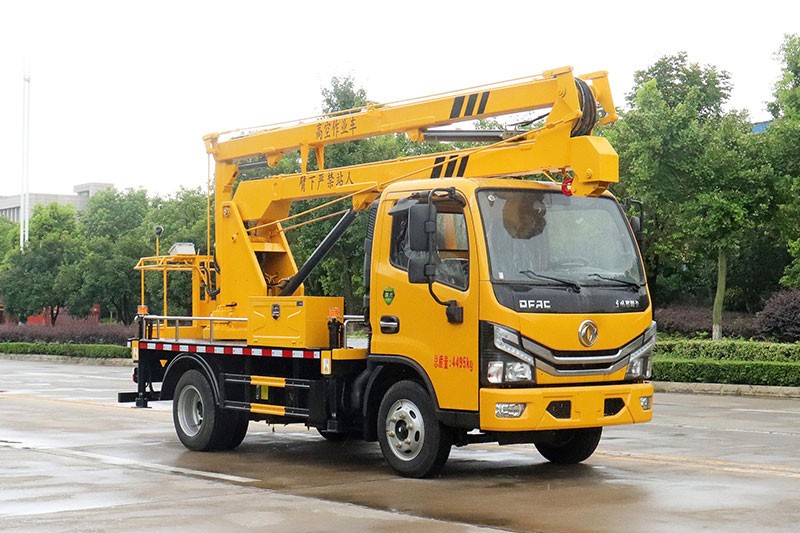 東風(fēng)多利卡13.5米藍(lán)牌高空作業(yè)車